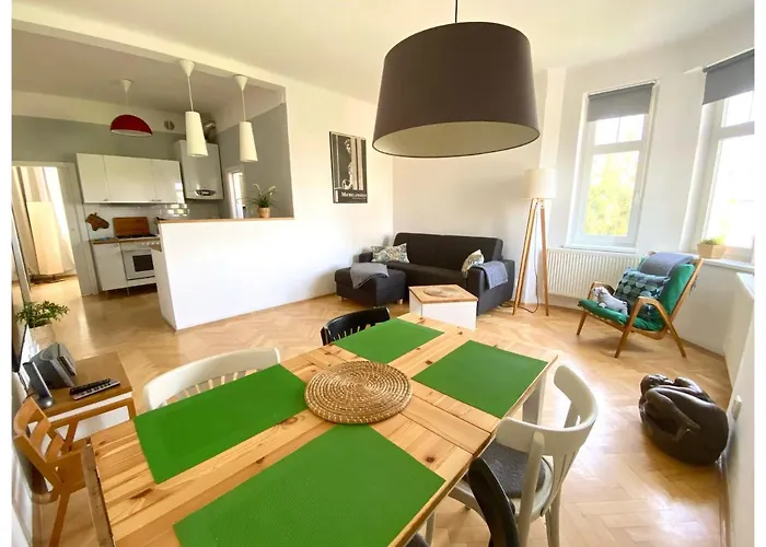 Central-Modern-Apartment